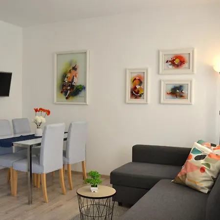 Akvamarin Apartament *